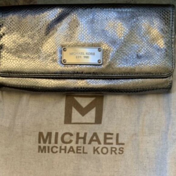 MICHAEL Michael Kors Handbags - MICHAEL Michael Kors Silver Clutch